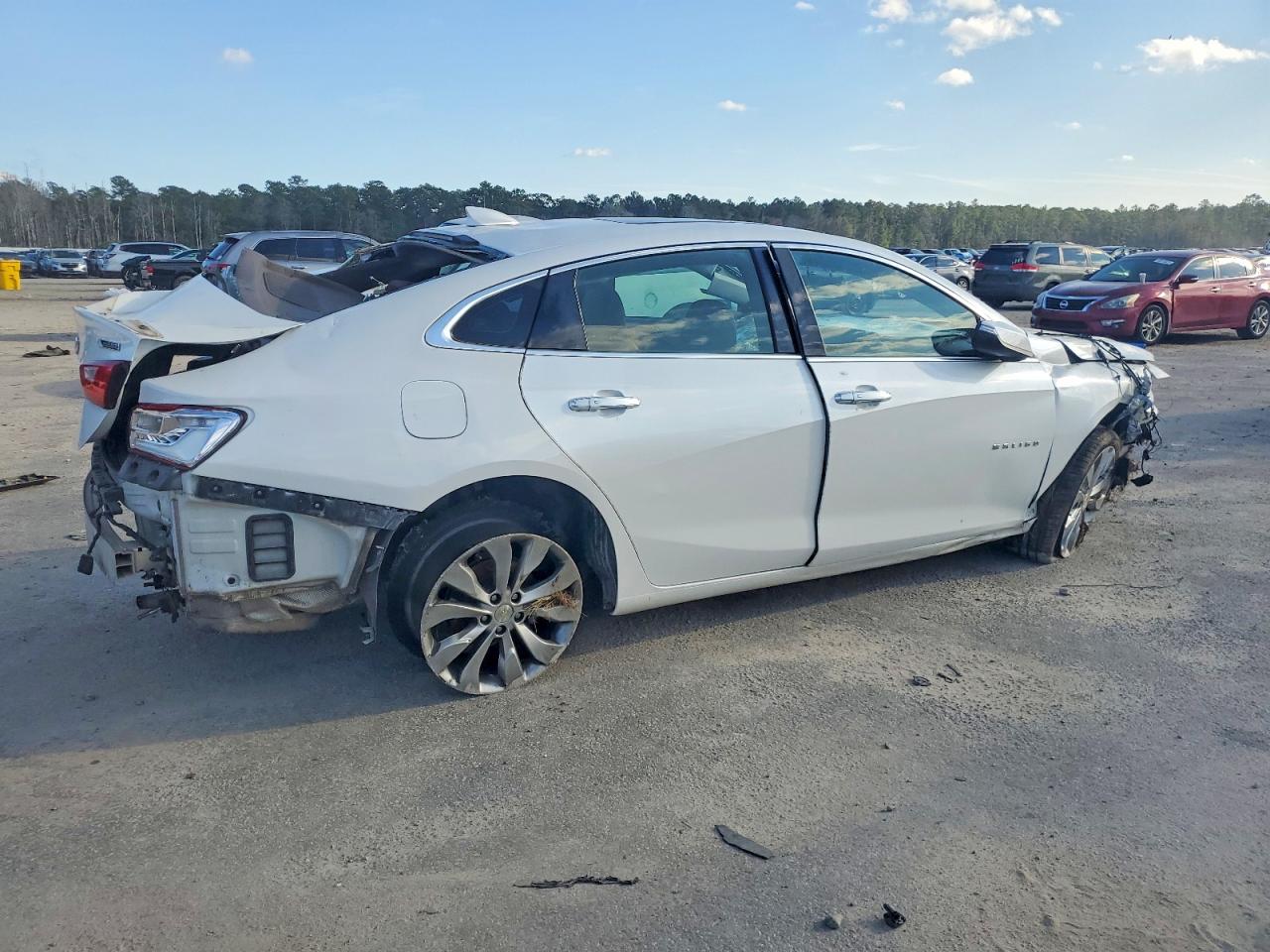2017 CHEVROLET MALIBU PREMIER photo 3