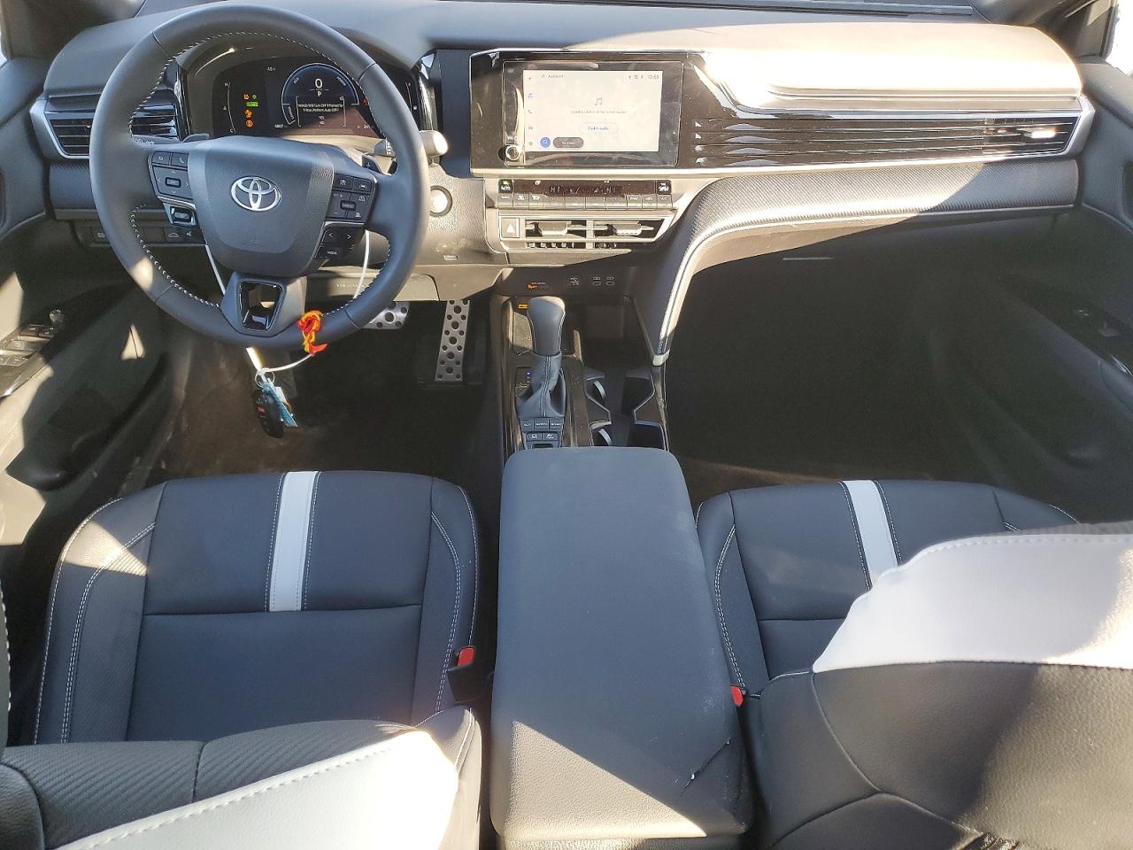 2025 TOYOTA CAMRY XSE photo 8