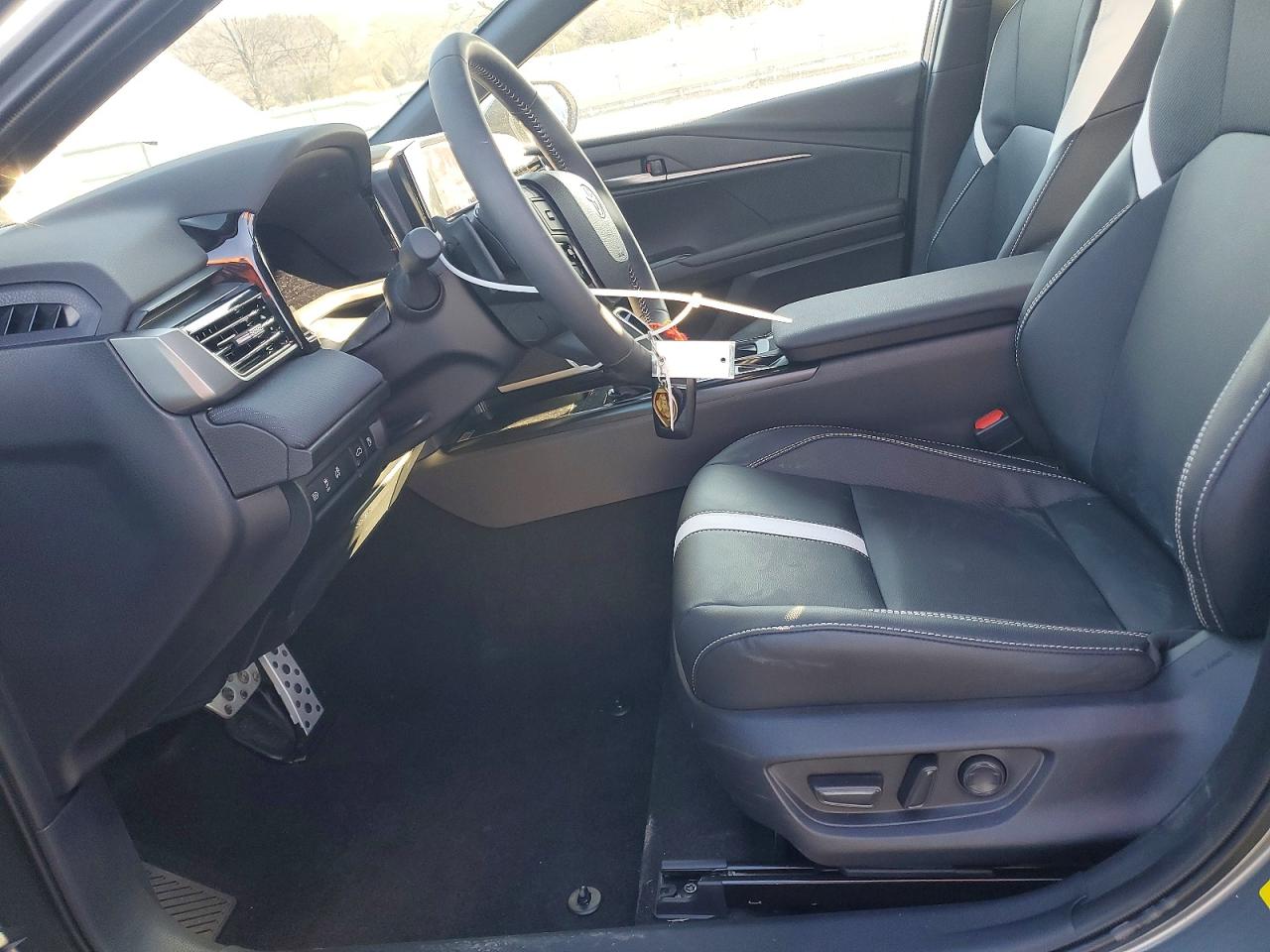 2025 TOYOTA CAMRY XSE photo 7