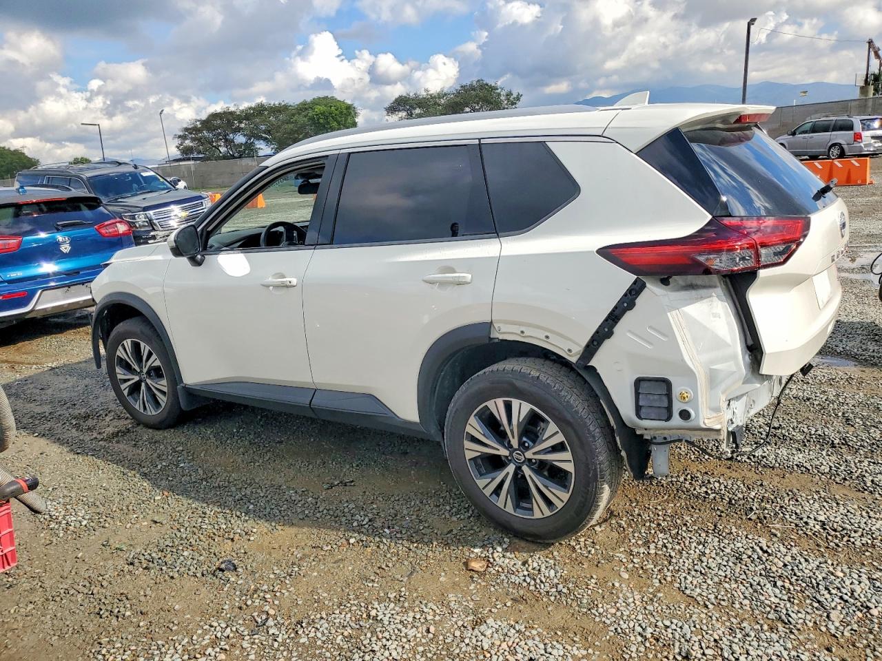 2021 NISSAN ROGUE SV photo 2