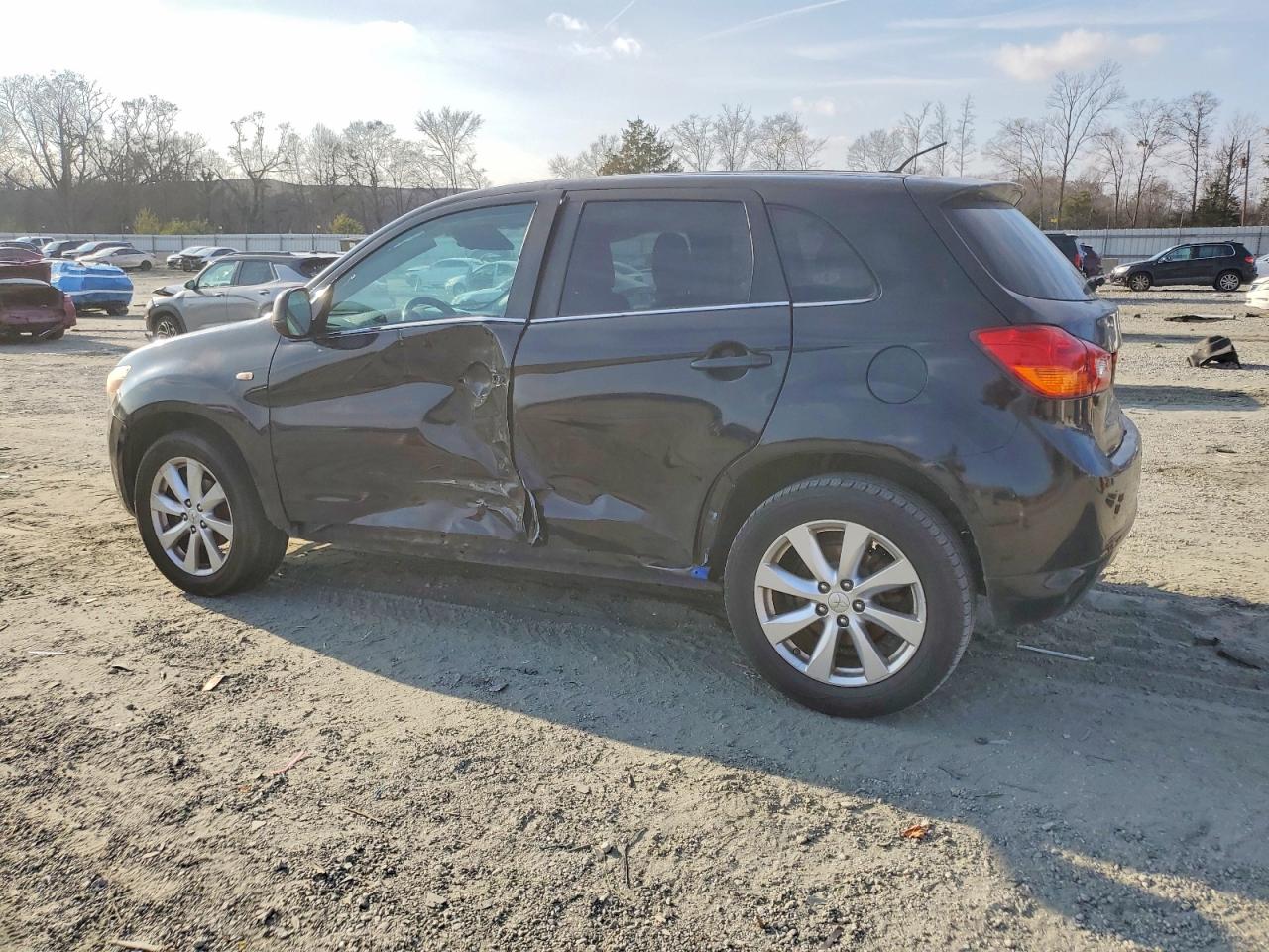 2014 MITSUBISHI OUTLANDER SPORT ES photo 2