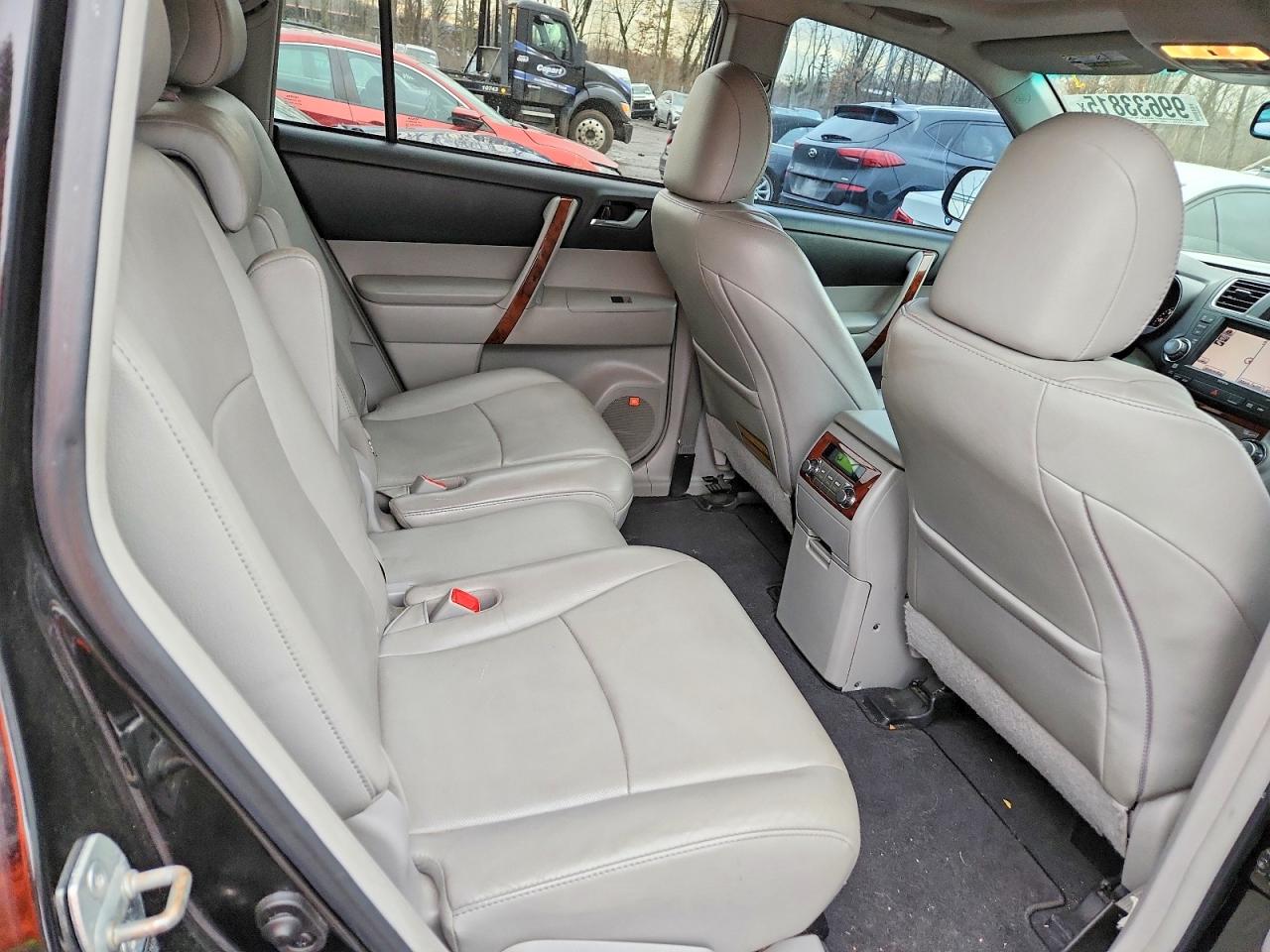2012 TOYOTA HIGHLANDER LIMITED photo 11