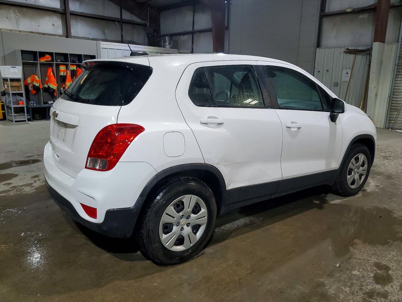 2019 CHEVROLET TRAX LS photo 3