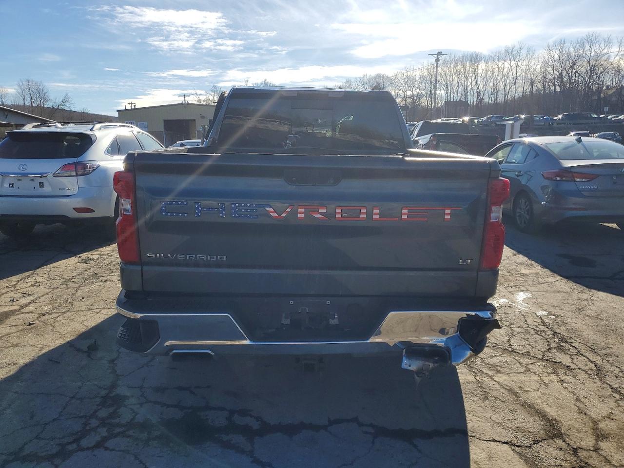 2019 CHEVROLET SILVERADO K1500 LT photo 6