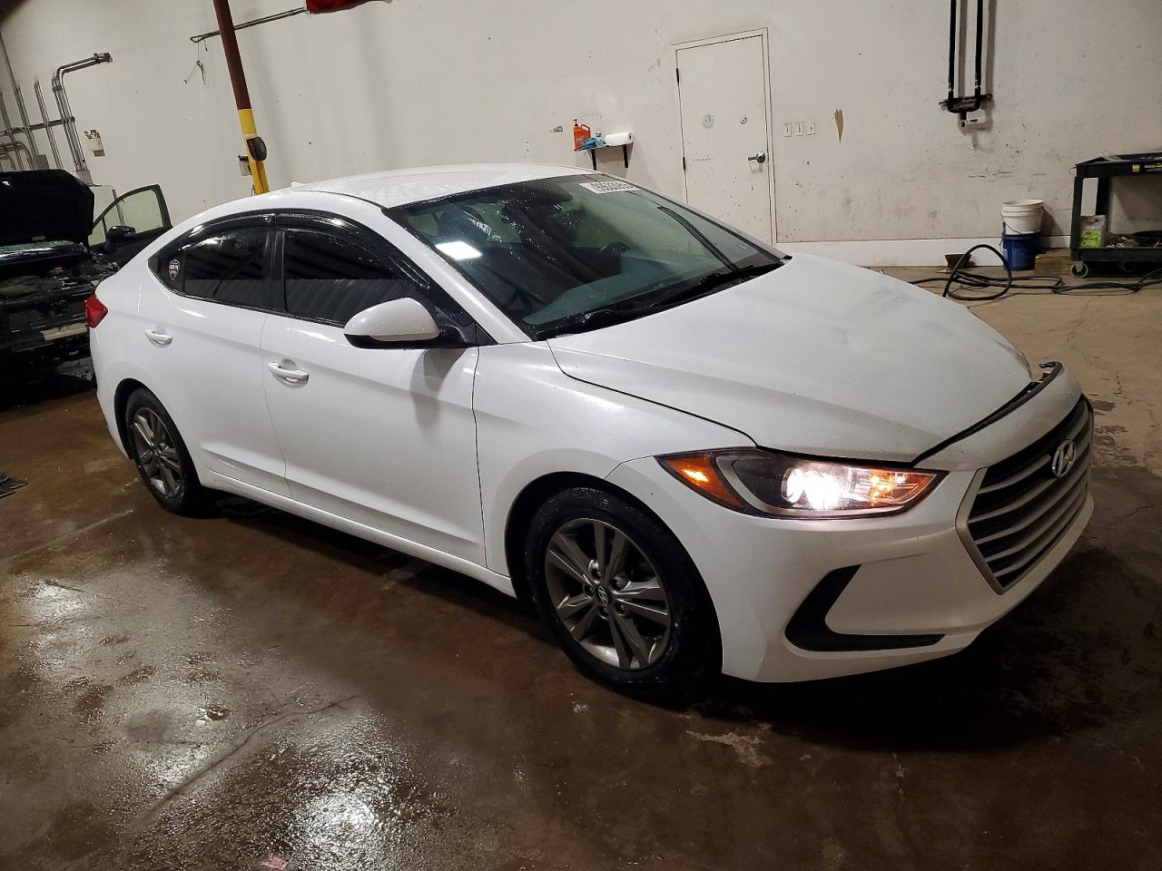 2018 HYUNDAI ELANTRA SEL photo 4