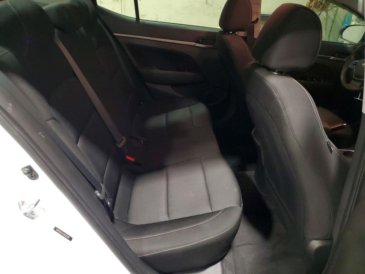 2018 HYUNDAI ELANTRA SEL photo 10