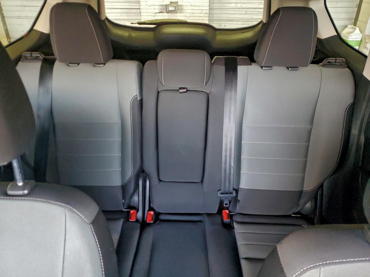 2016 FORD ESCAPE SE photo 19