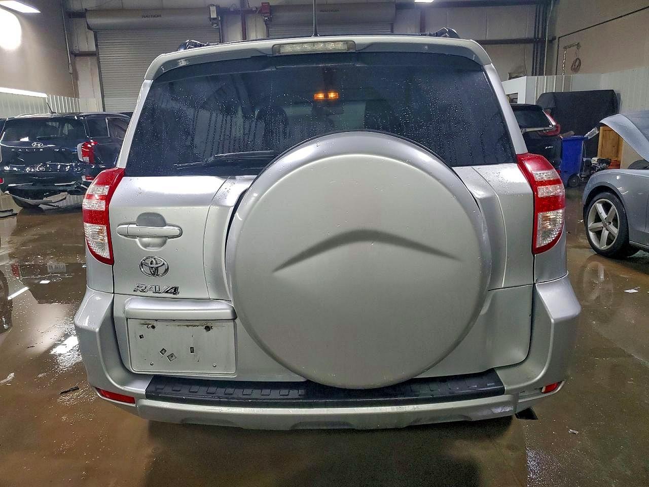 2011 TOYOTA RAV4 photo 6