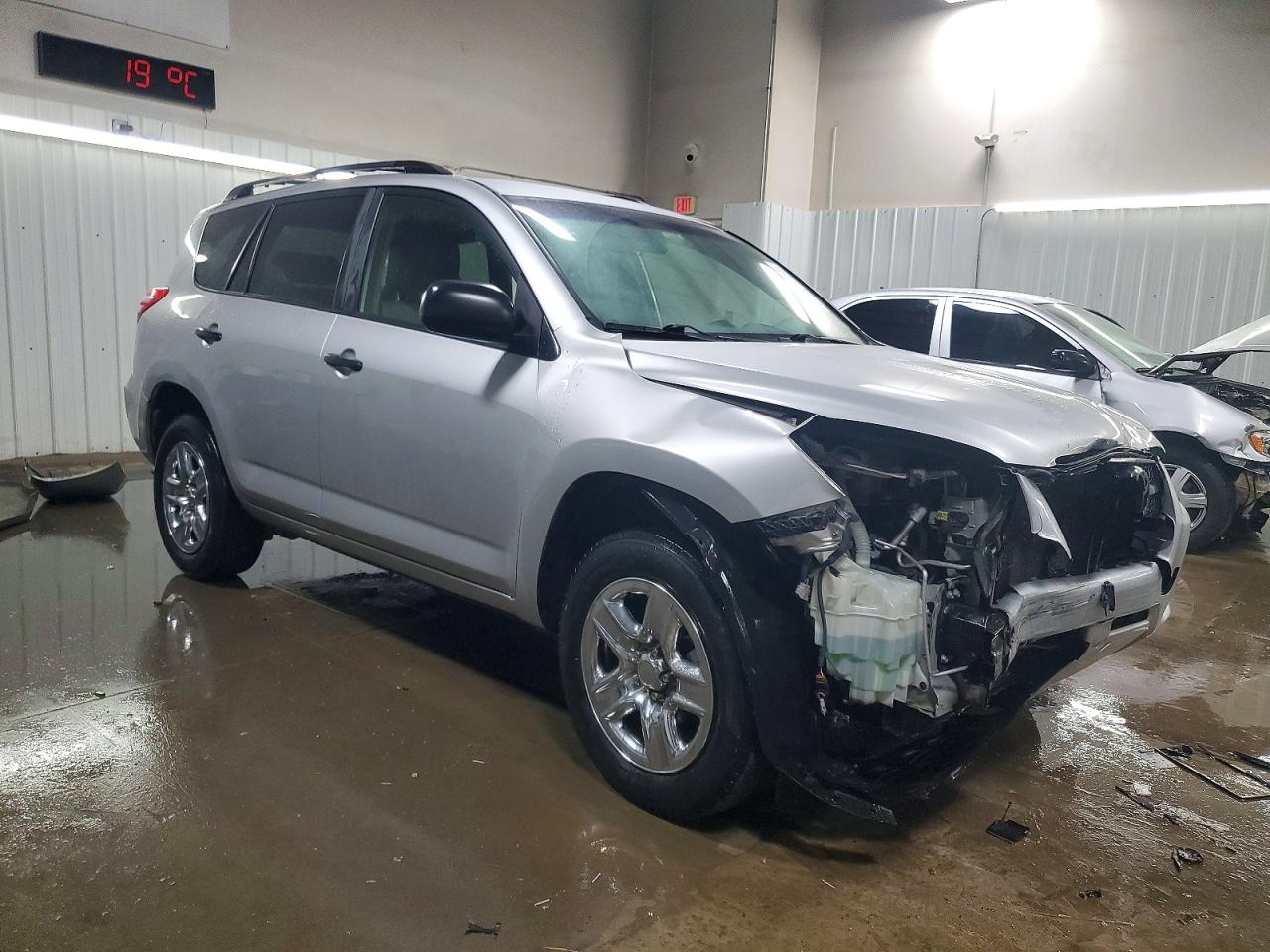 2011 TOYOTA RAV4 photo 4