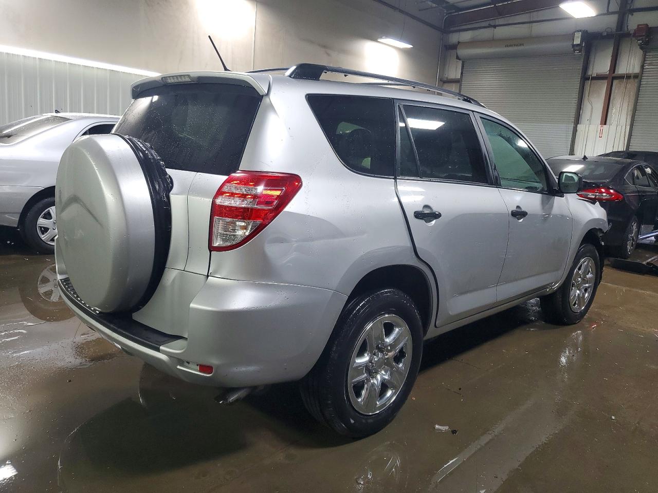 2011 TOYOTA RAV4 photo 3