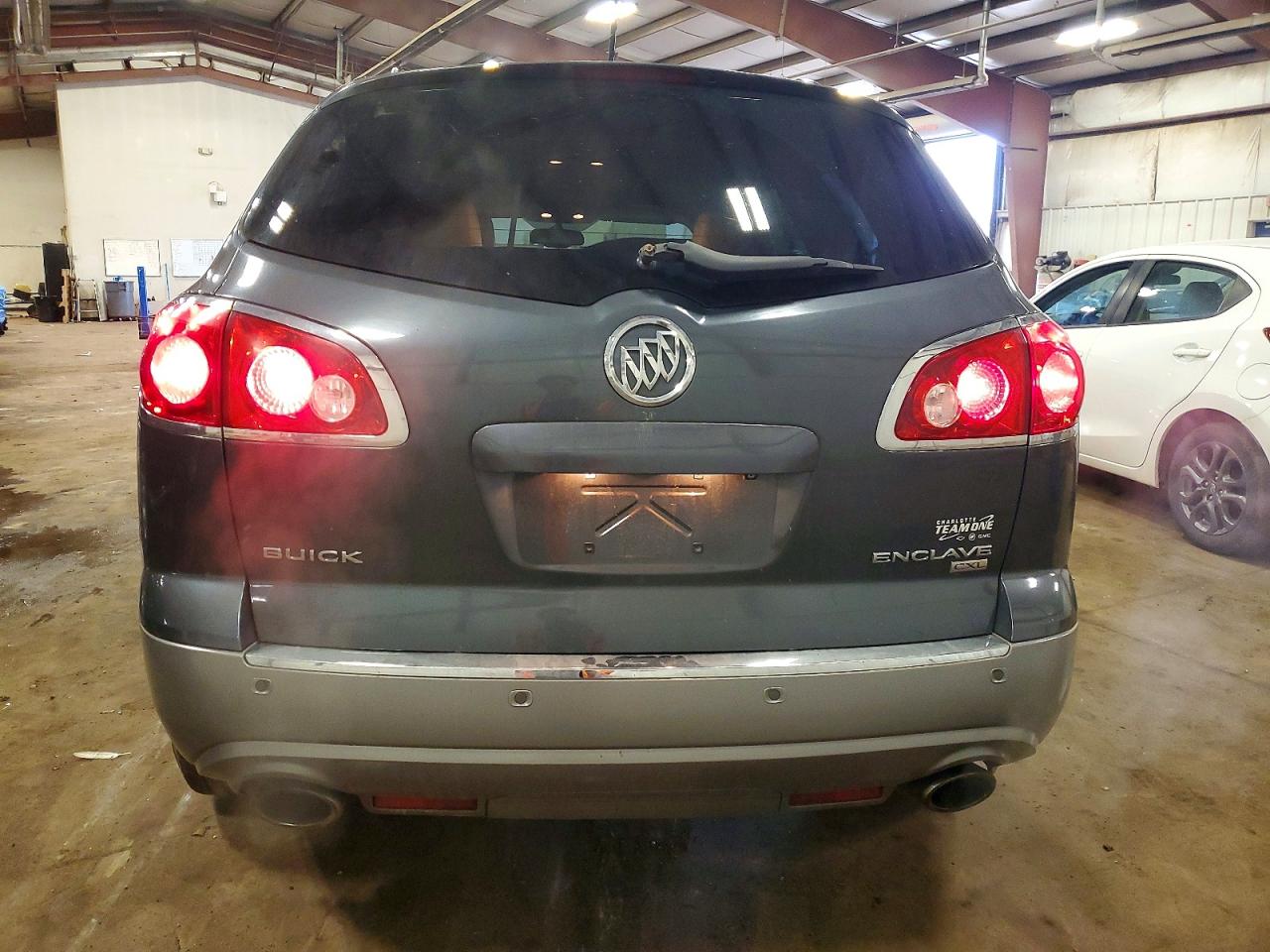 2011 BUICK ENCLAVE CXL photo 6