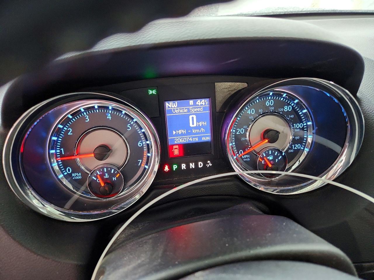 2011 CHRYSLER TOWN & COUNTRY TOURING L photo 9