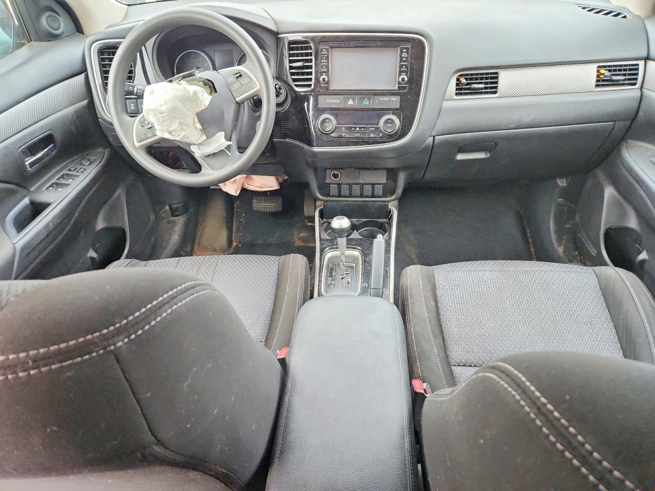 2018 MITSUBISHI OUTLANDER ES photo 8