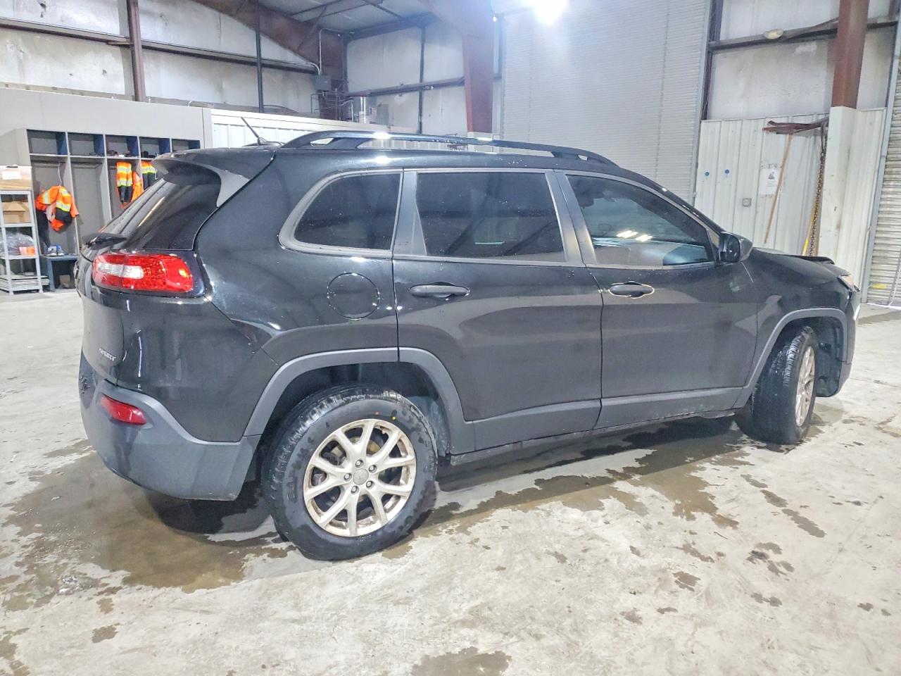 2016 JEEP CHEROKEE SPORT photo 3