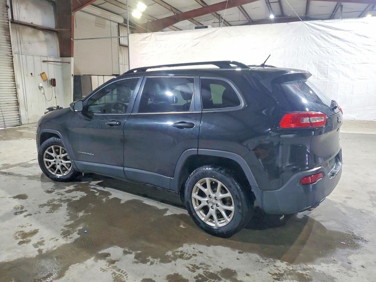 2016 JEEP CHEROKEE SPORT photo 2