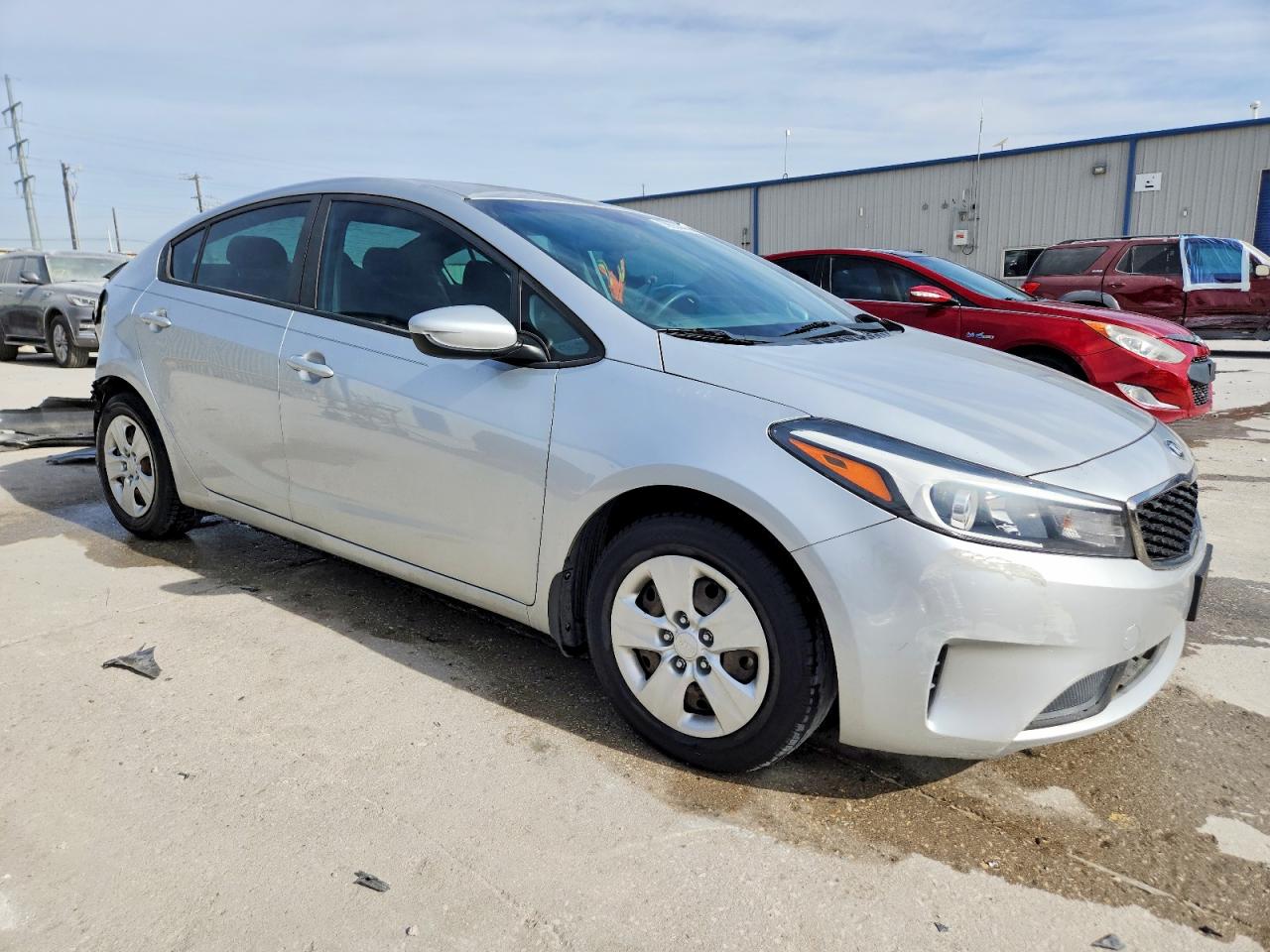 2017 KIA FORTE LX photo 4