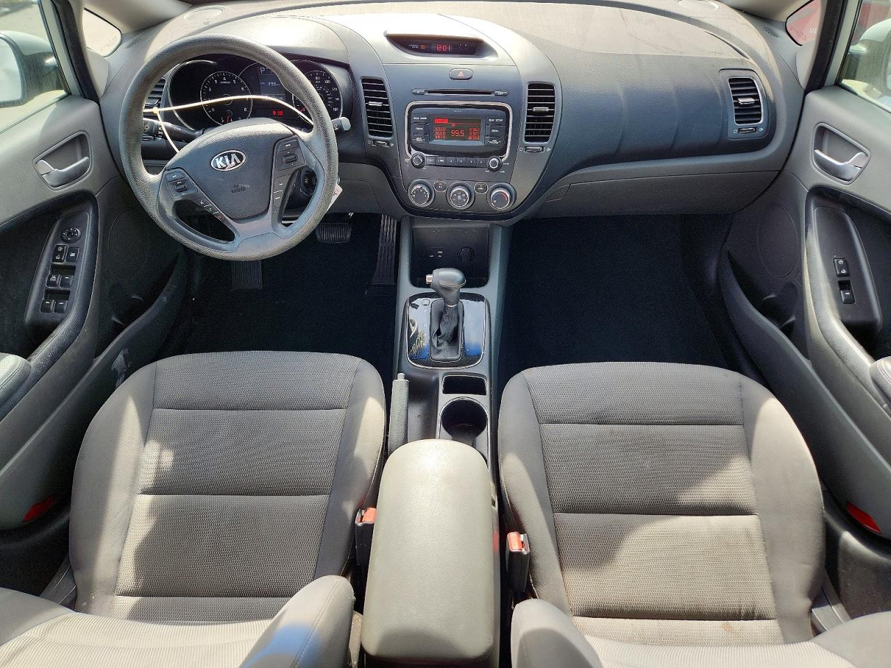 2017 KIA FORTE LX photo 8