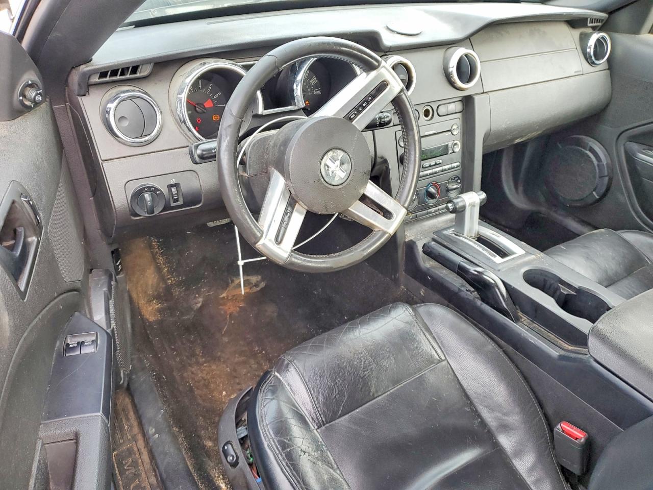 2005 FORD MUSTANG photo 8