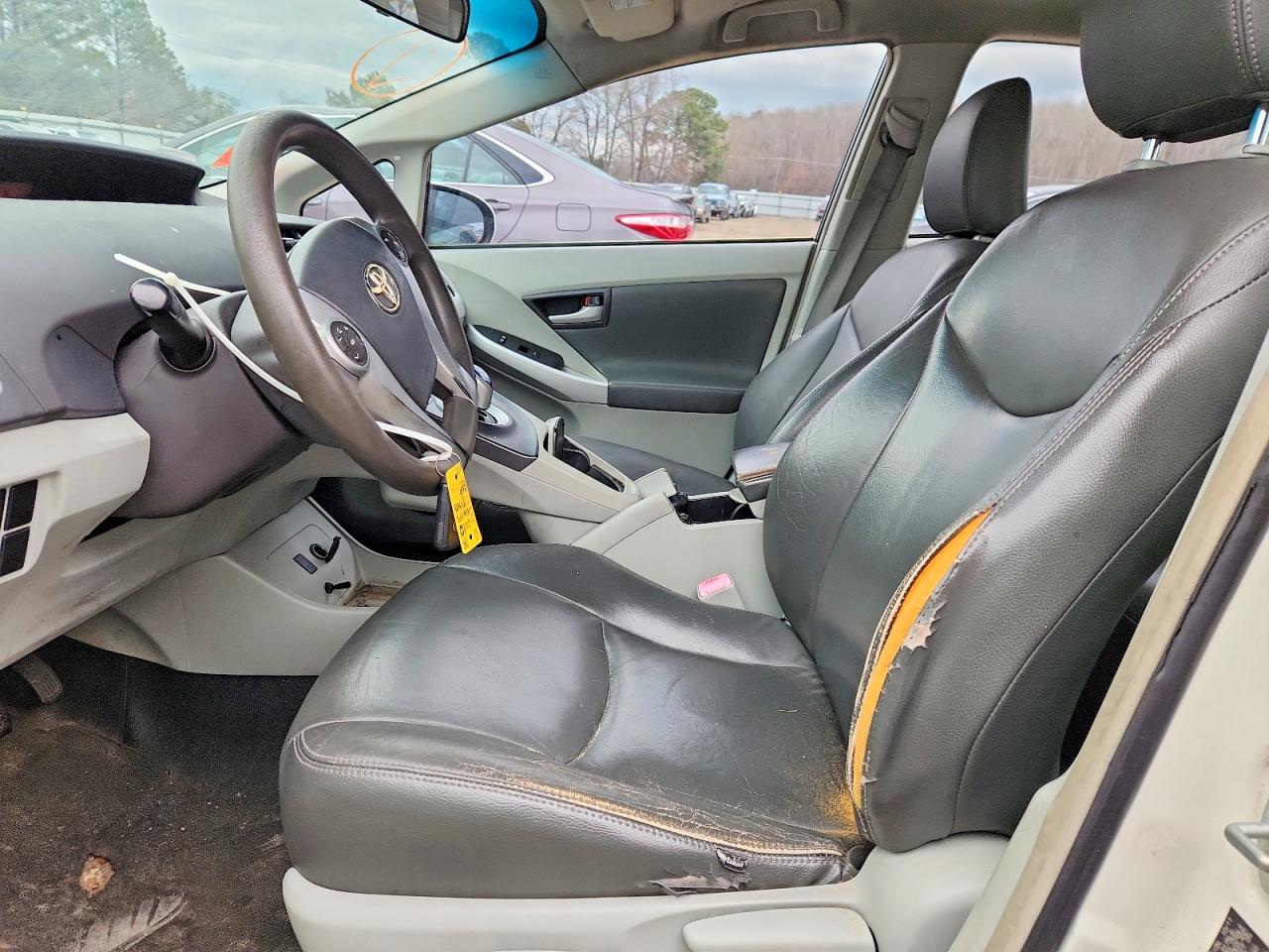 2011 TOYOTA PRIUS photo 7