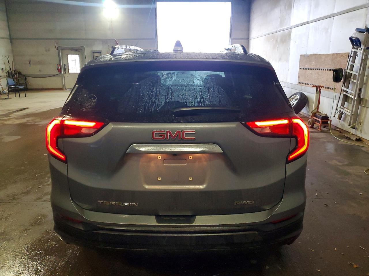 2018 GMC TERRAIN SLE photo 6
