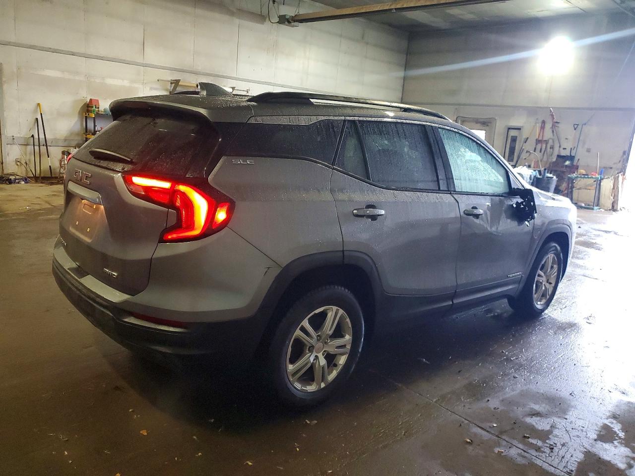 2018 GMC TERRAIN SLE photo 3