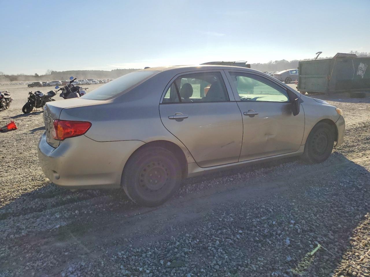 2010 TOYOTA COROLLA BASE photo 3