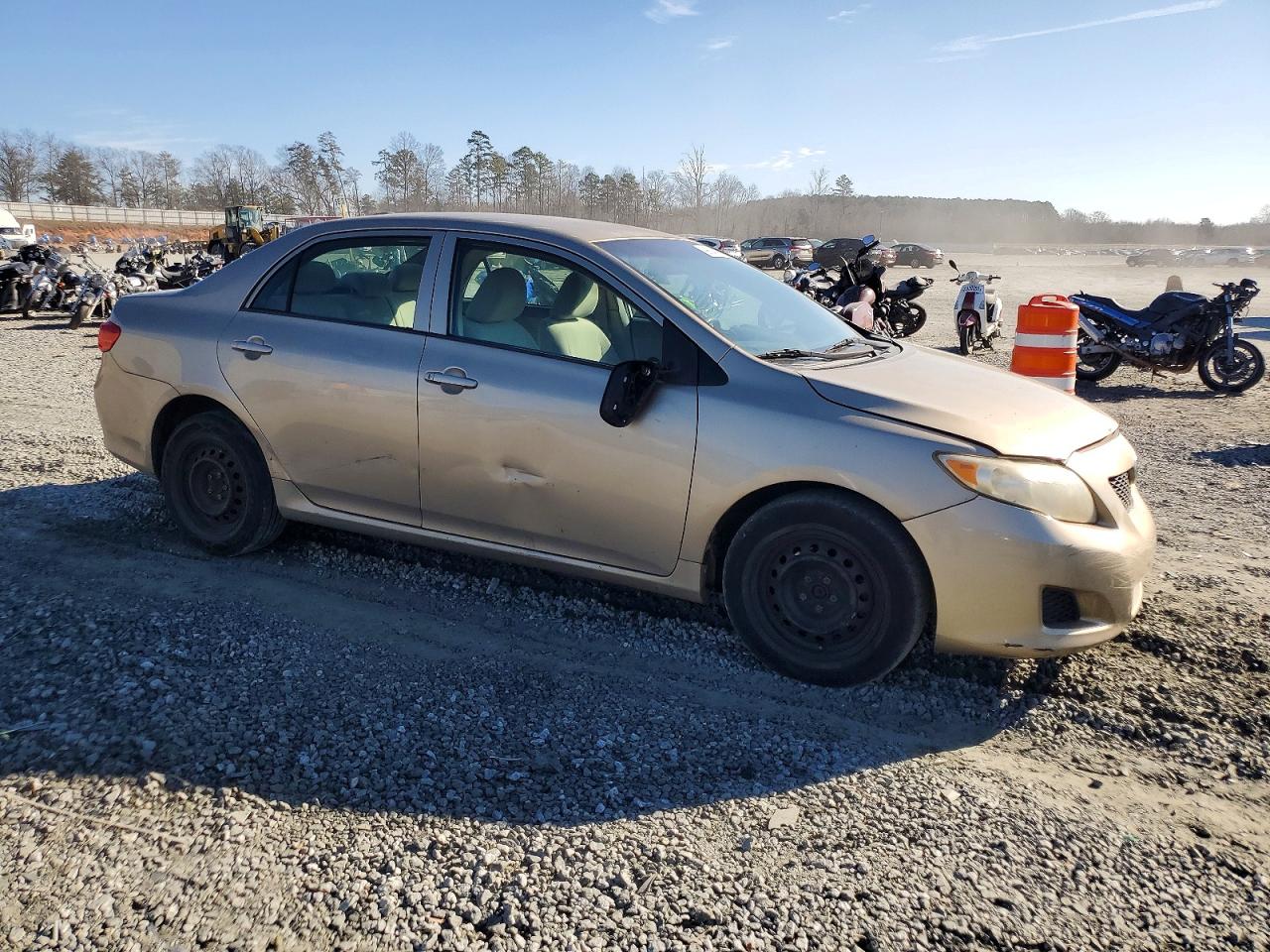 2010 TOYOTA COROLLA BASE photo 4