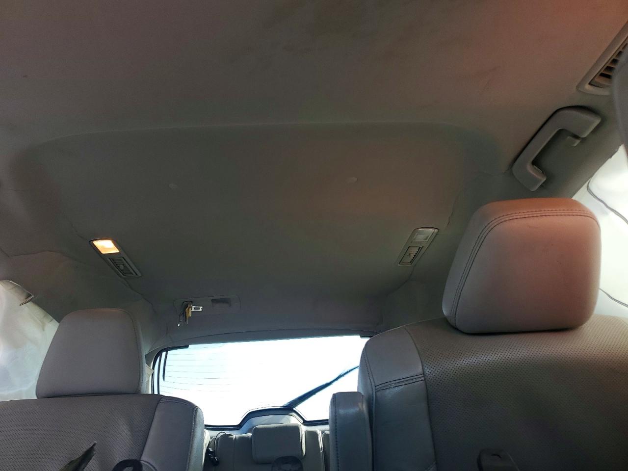 2014 TOYOTA HIGHLANDER LIMITED photo 10