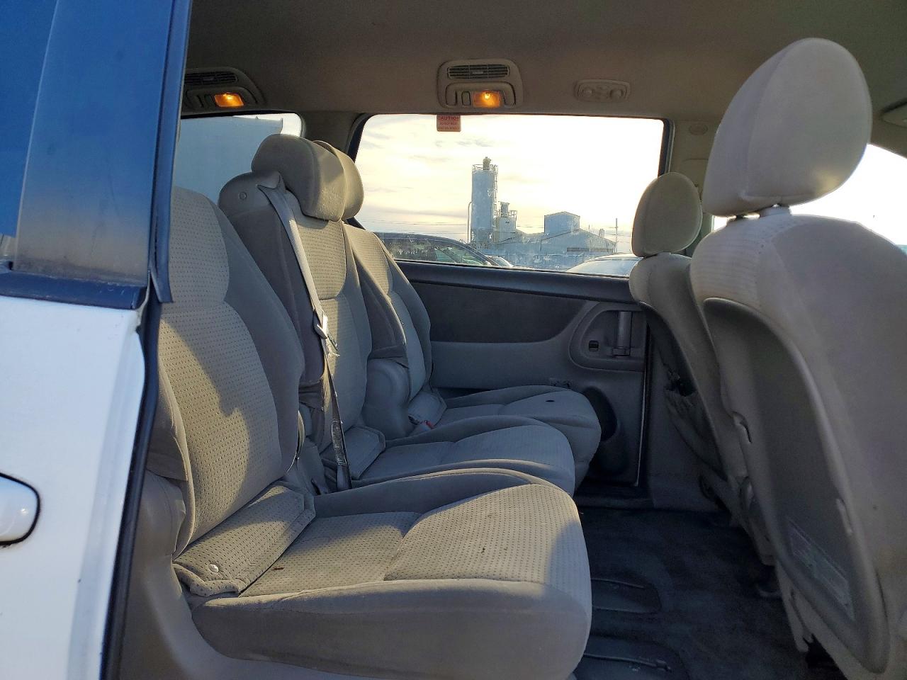 2006 TOYOTA SIENNA photo 11