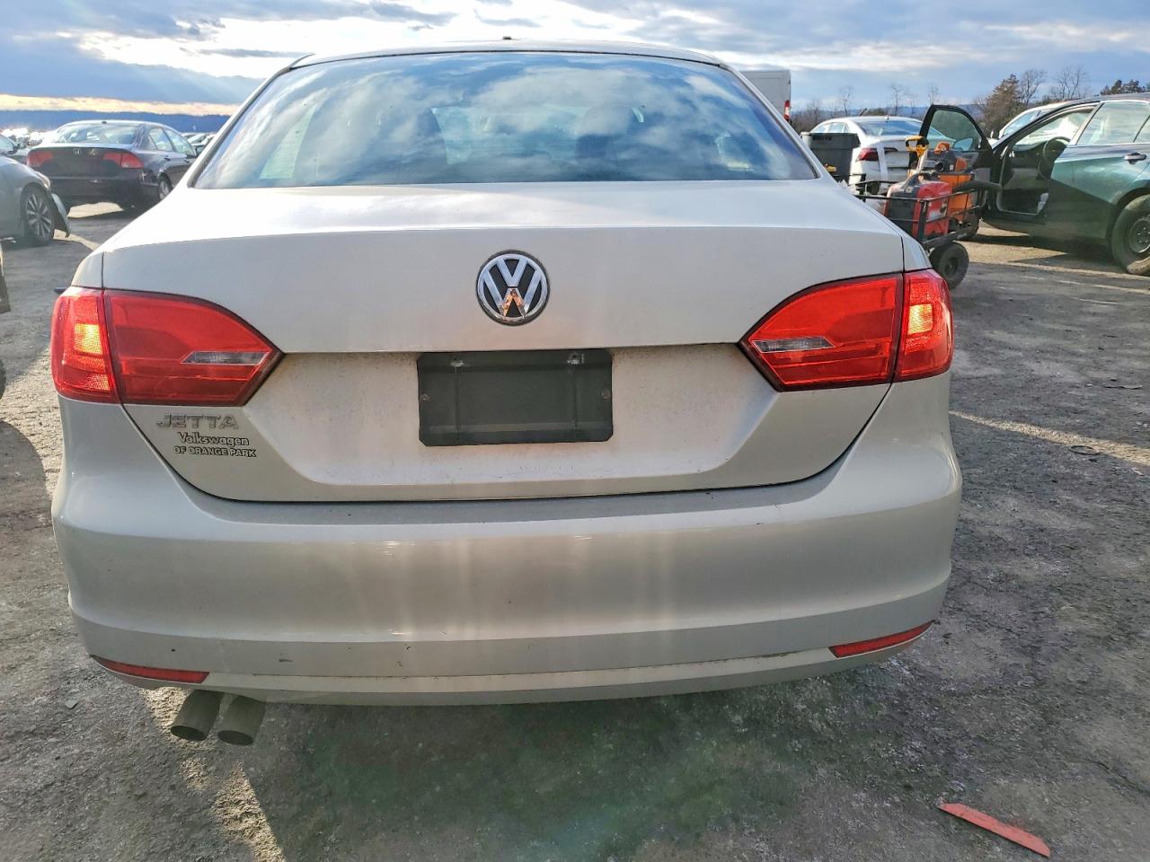 2012 VOLKSWAGEN JETTA BASE photo 6