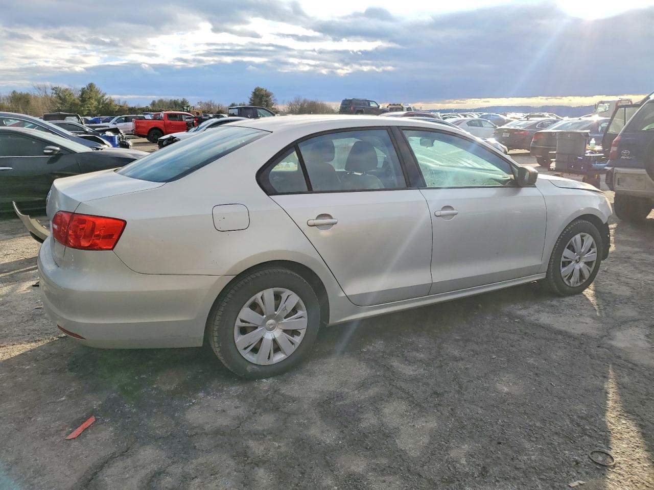 2012 VOLKSWAGEN JETTA BASE photo 3
