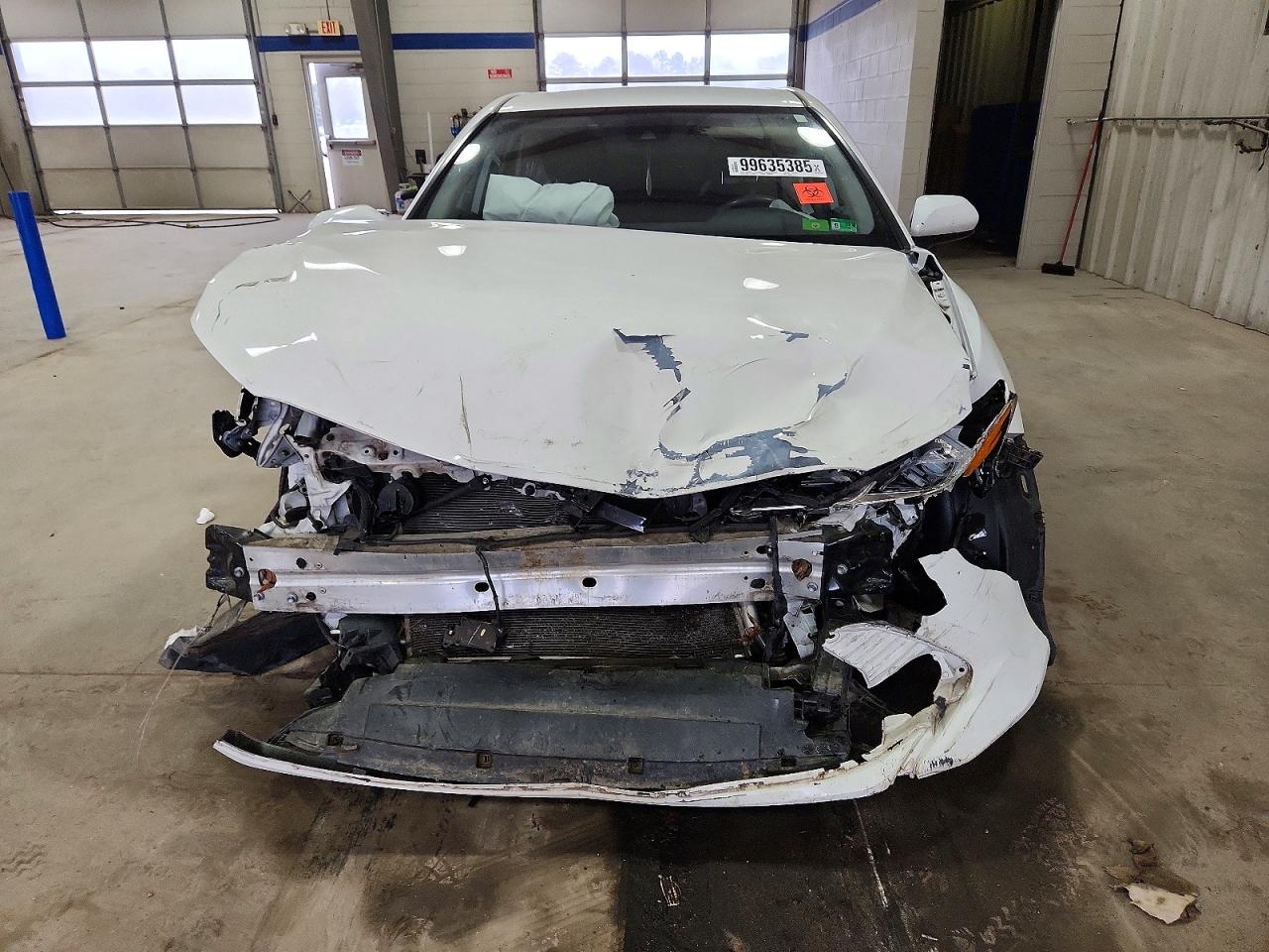 2020 TOYOTA CAMRY LE photo 9