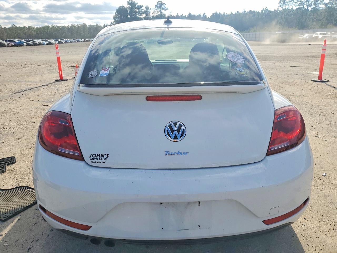 2017 VOLKSWAGEN BEETLE 1.8T photo 6
