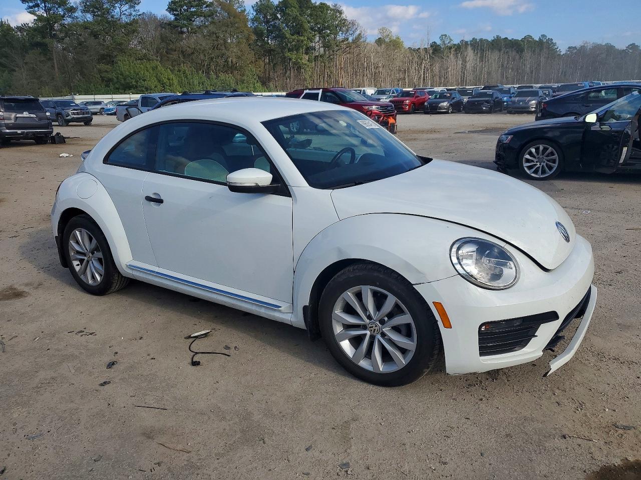 2017 VOLKSWAGEN BEETLE 1.8T photo 4