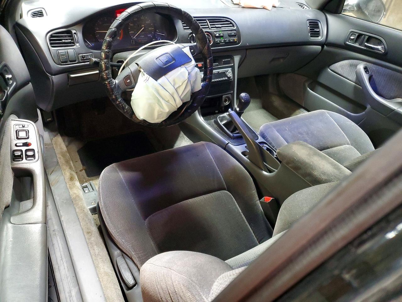 1997 HONDA ACCORD LX photo 8