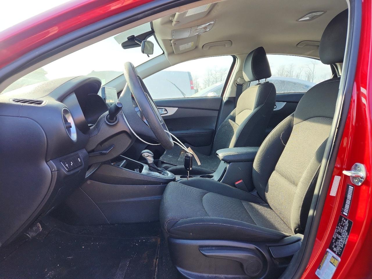 2023 KIA FORTE photo 7