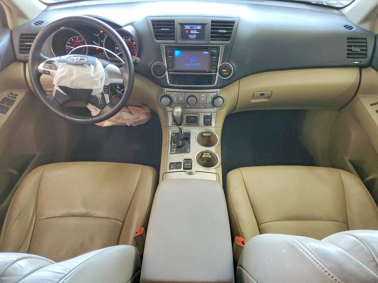 2013 TOYOTA HIGHLANDER BASE photo 8