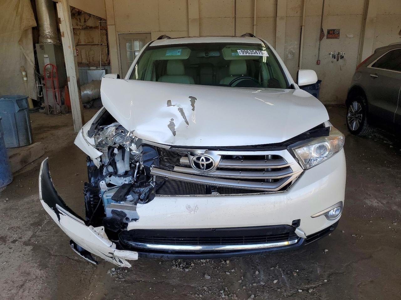 2013 TOYOTA HIGHLANDER BASE photo 5