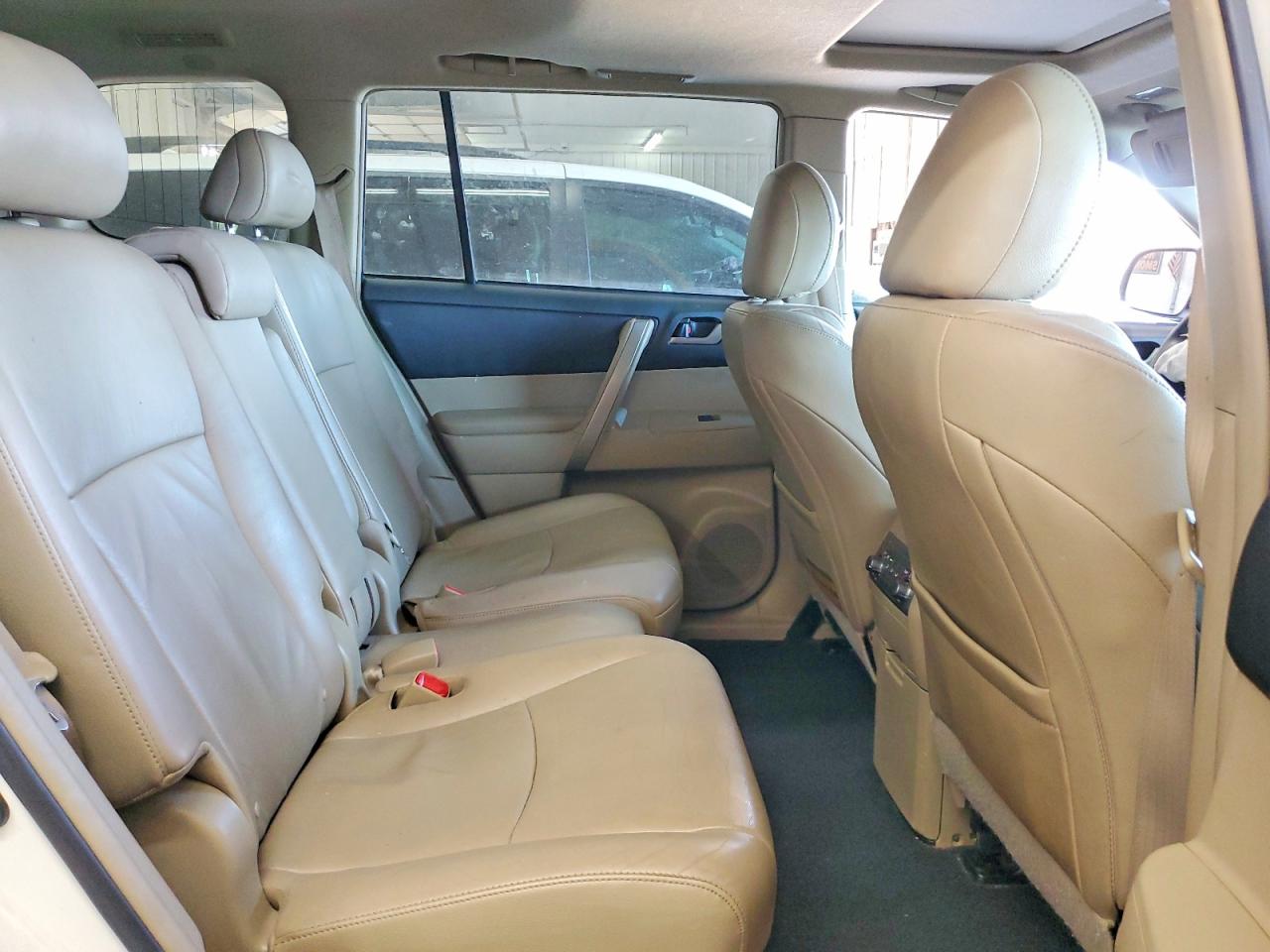 2013 TOYOTA HIGHLANDER BASE photo 11