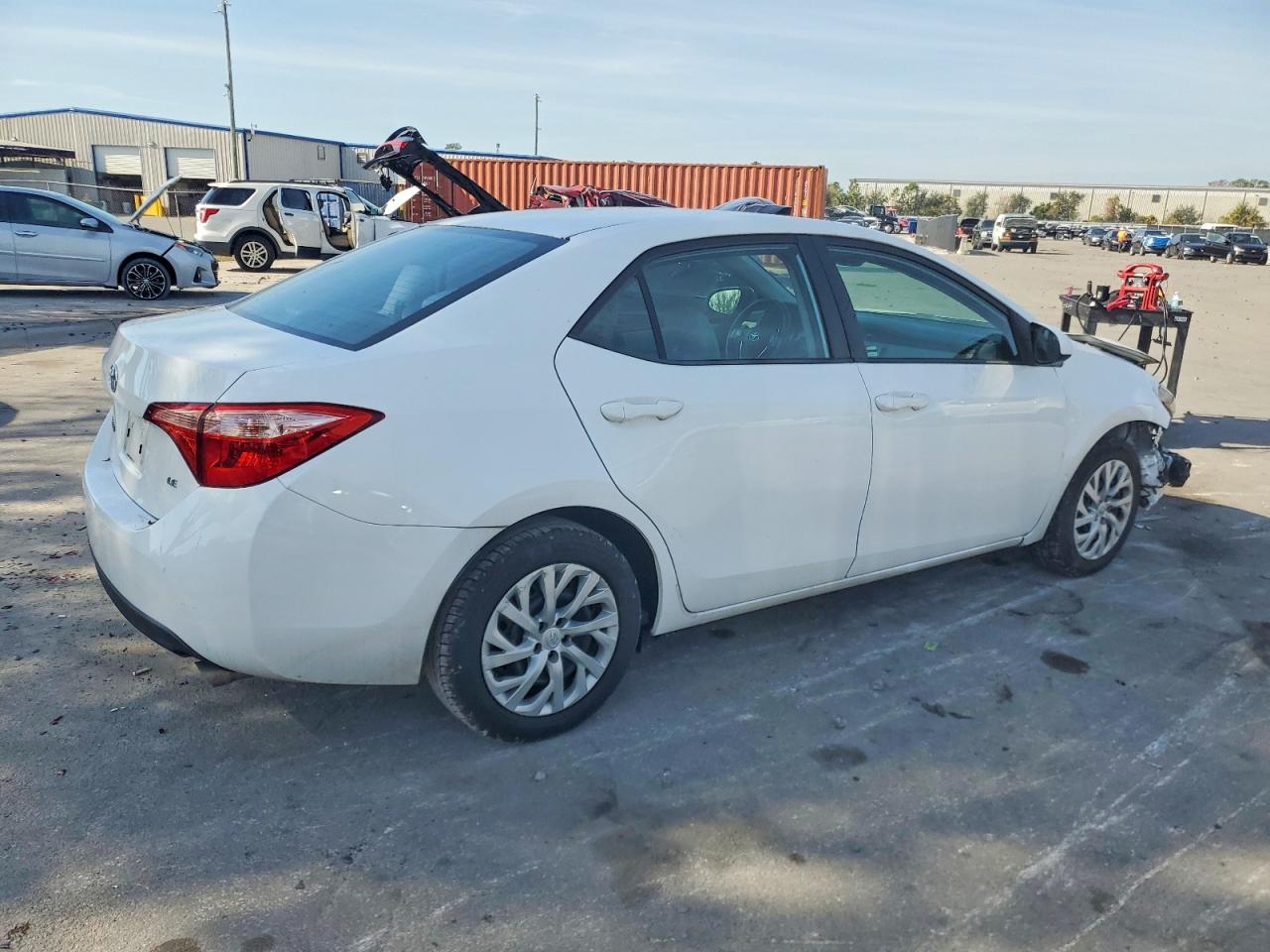 2019 TOYOTA COROLLA L photo 3