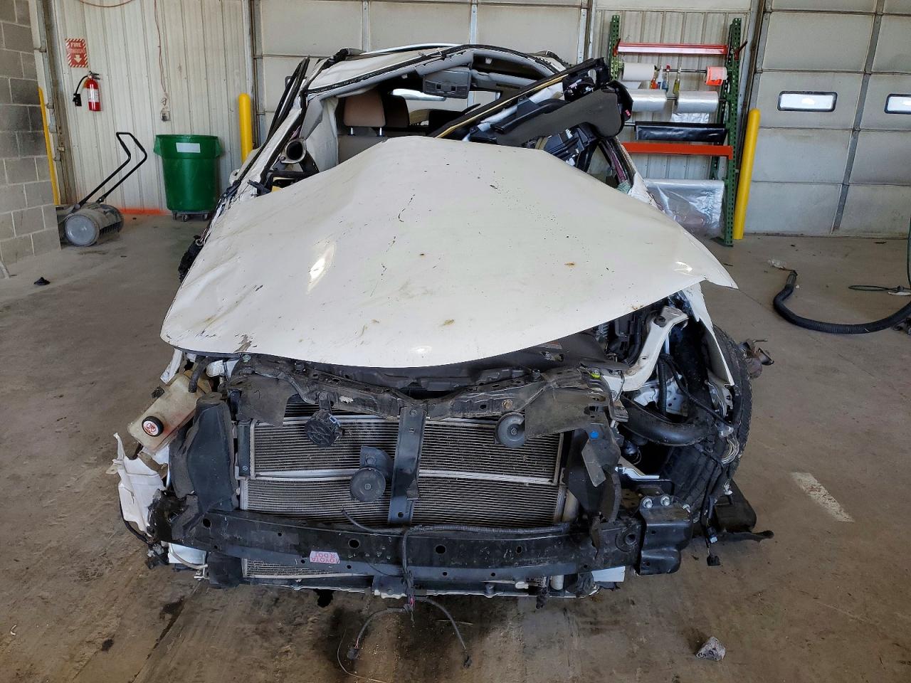 2018 TOYOTA RAV4 HV LE photo 5
