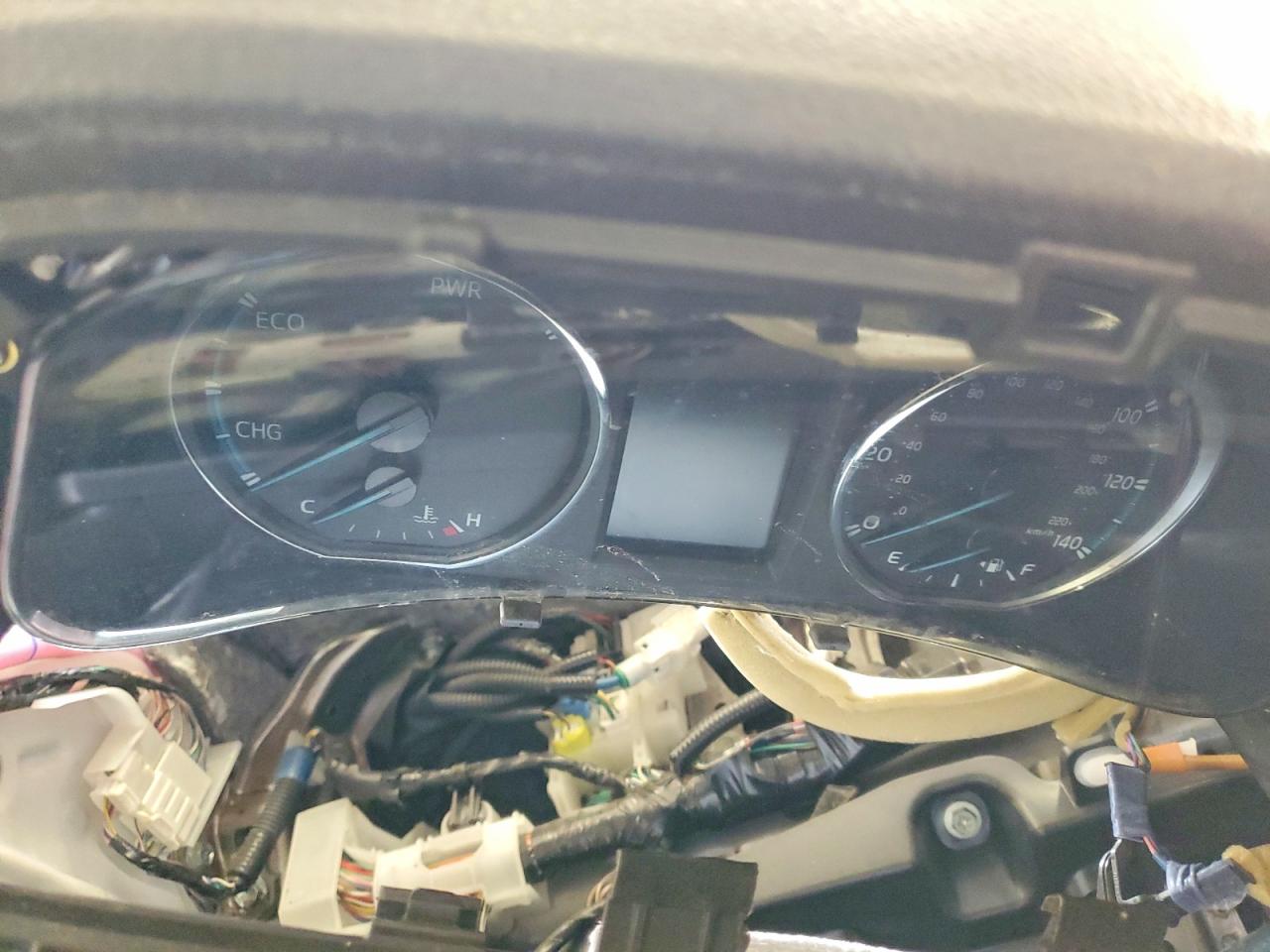 2018 TOYOTA RAV4 HV LE photo 9
