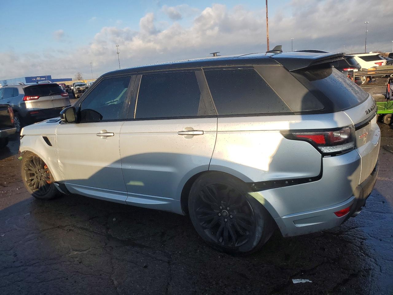 2016 LAND ROVER RANGE ROVER SPORT HST photo 2