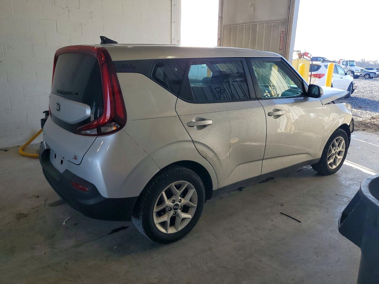 2020 KIA SOUL LX photo 3