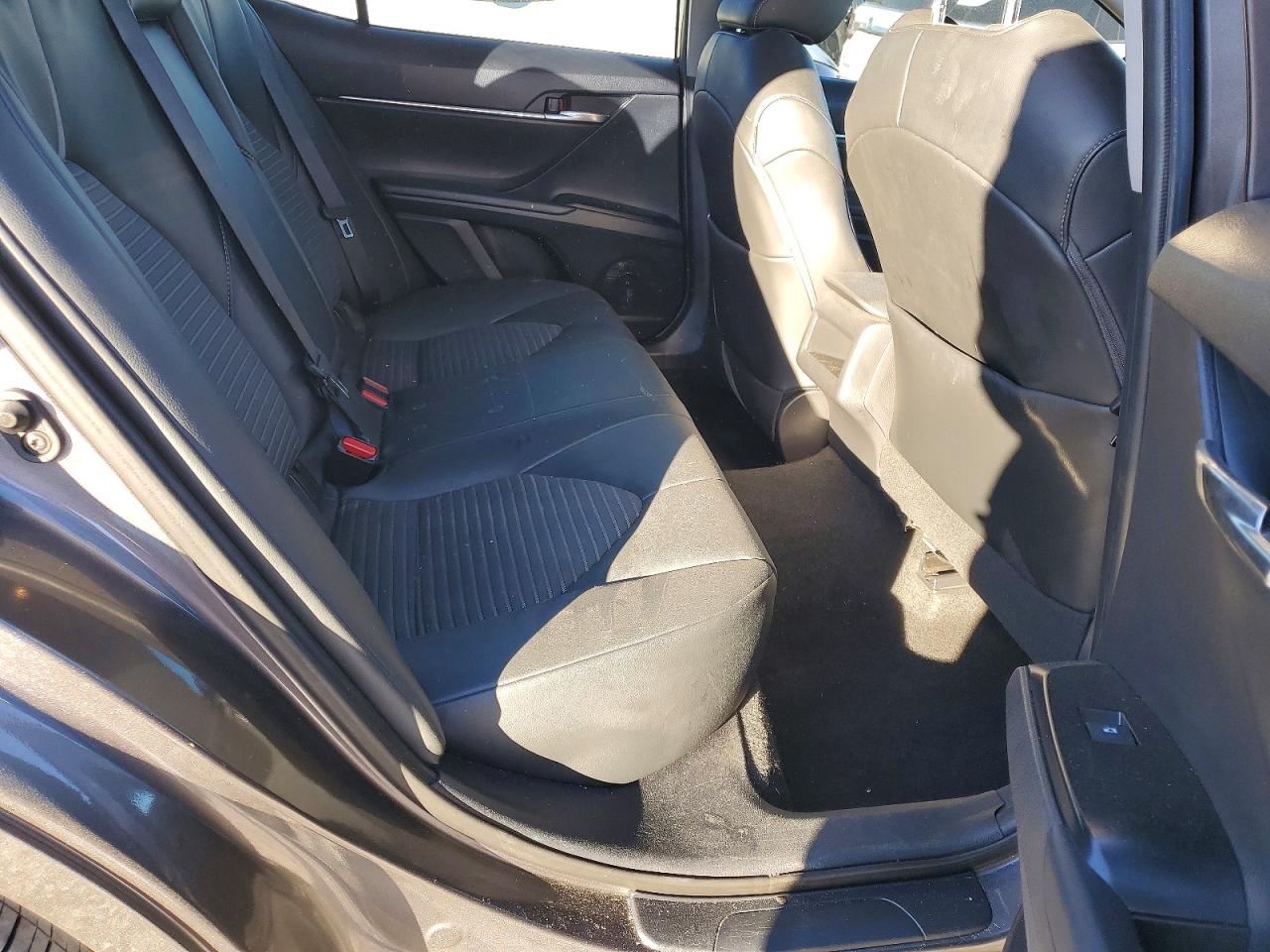 2020 TOYOTA CAMRY SE photo 10