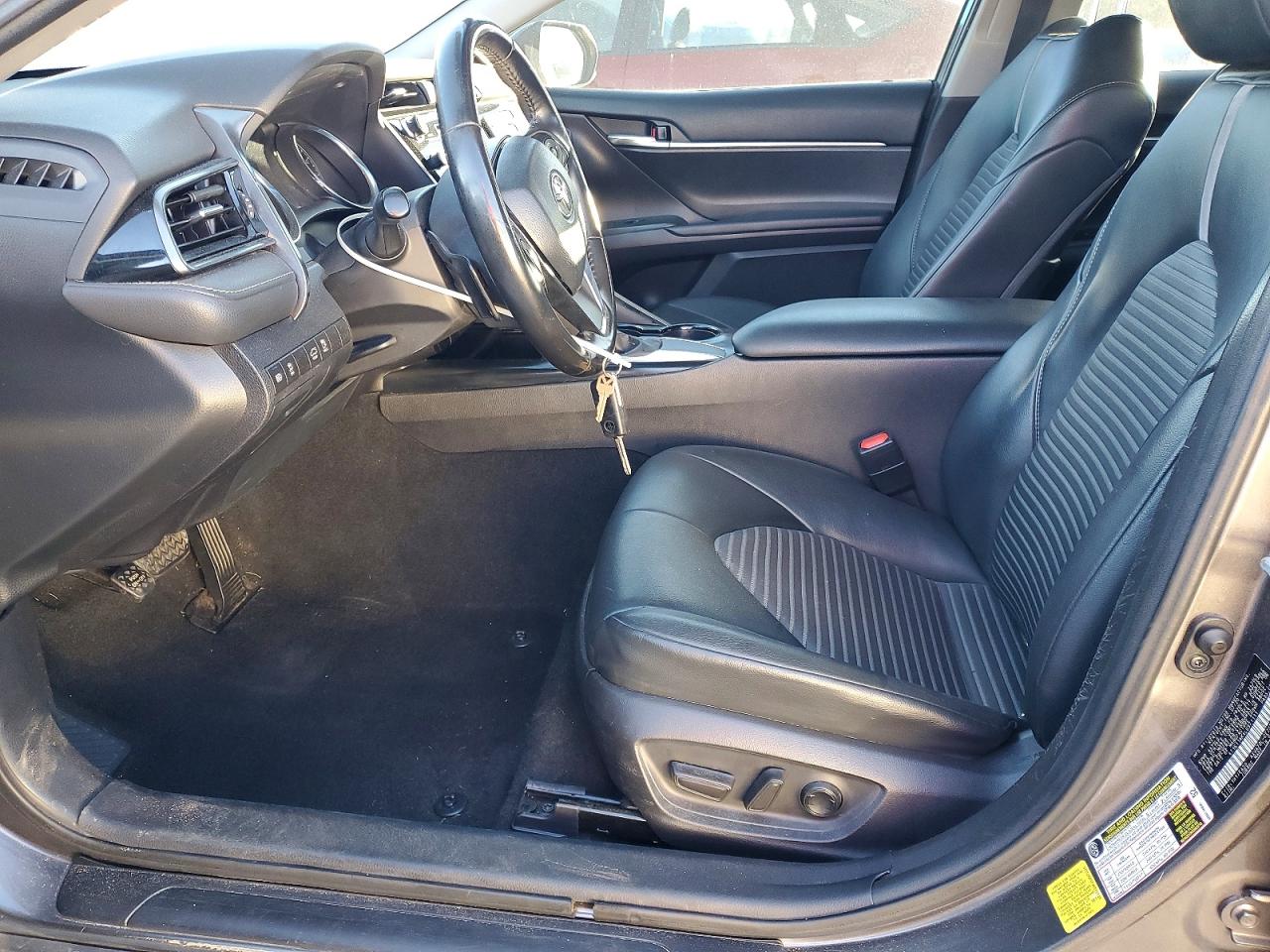 2020 TOYOTA CAMRY SE photo 7