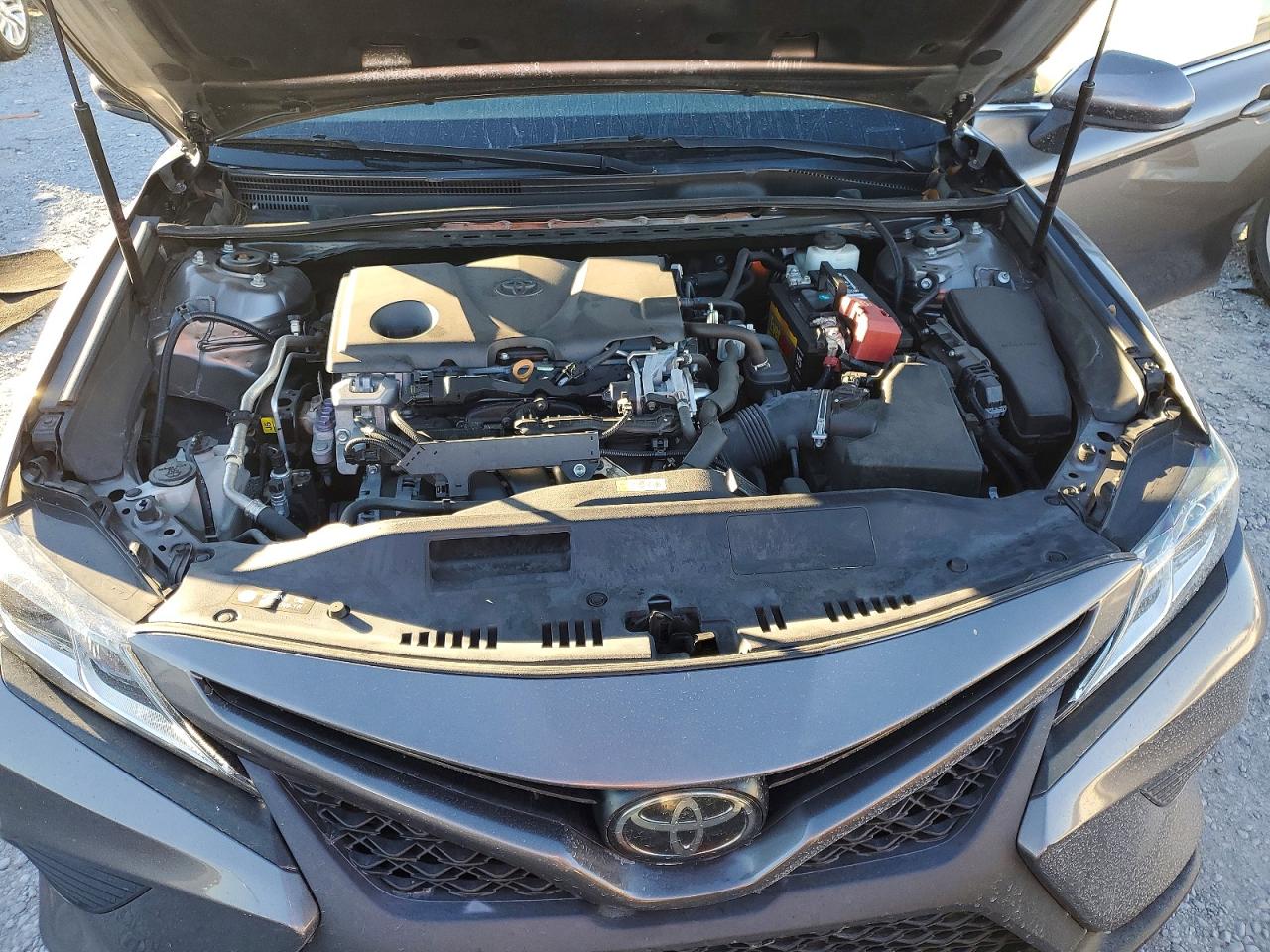 2020 TOYOTA CAMRY SE photo 11