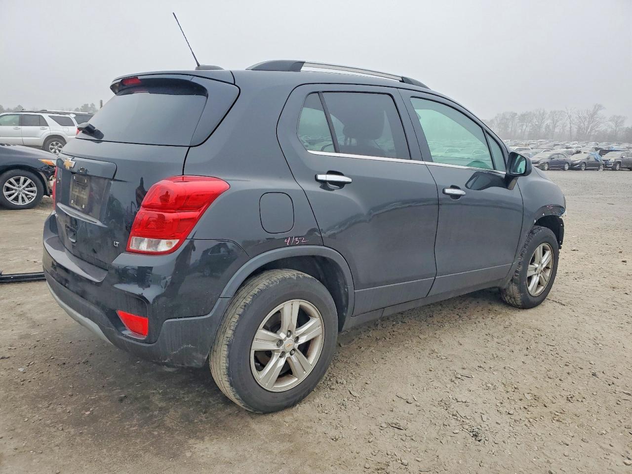 2019 CHEVROLET TRAX 1LT photo 3