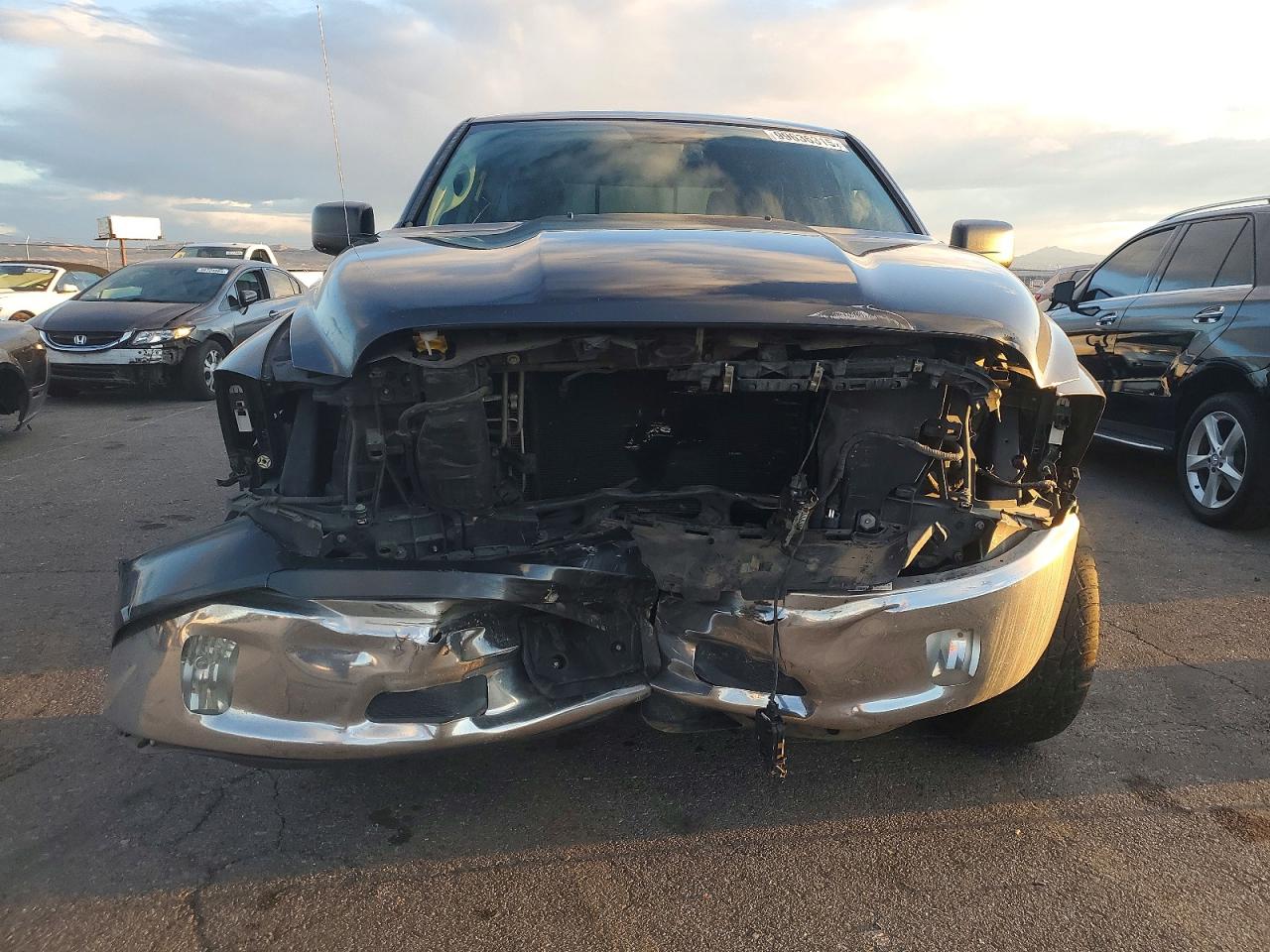 2016 RAM 1500 SLT photo 5