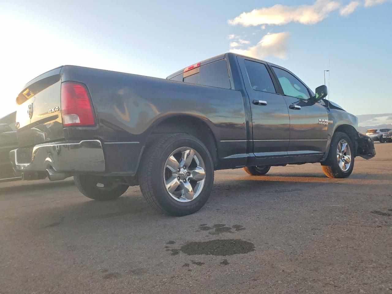 2016 RAM 1500 SLT photo 3